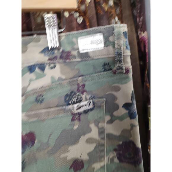 Women's Seven Jeans High Rise Straight Camo Floral Size 16 - Picture 11 of 16